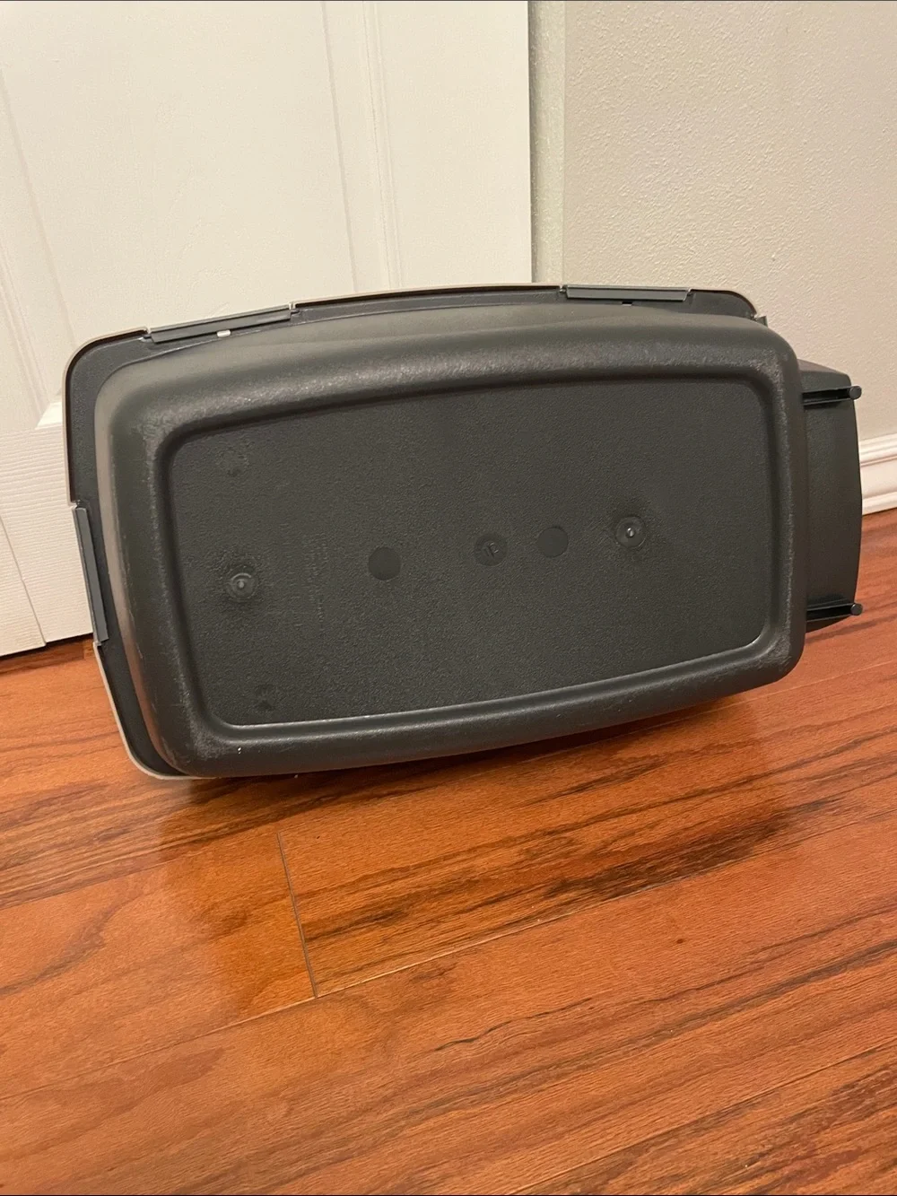 Petmate Small Pet Taxi 19” Travel Taxi Crate For Cats or Small Dogs Great Shape